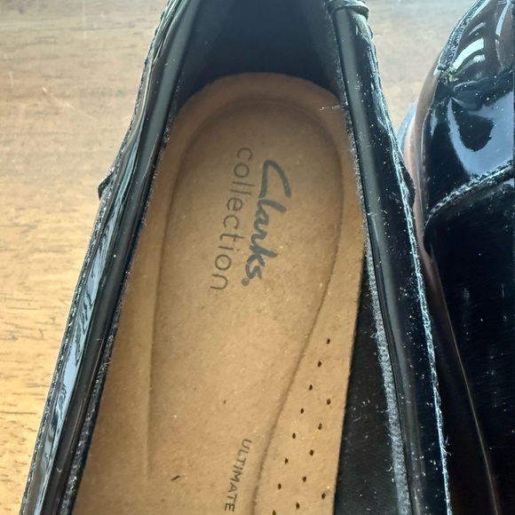 Clarks Black and Gray women’s Slip-On Loafers - Picture 4 of 4